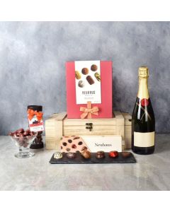 CASA LOMA CHAMPAGNE & CHOCOLATE BASKET